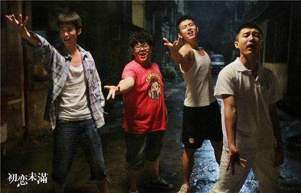 26岁李现女友曝光 曾被传是gay被文章删戏 如今终于洗白了