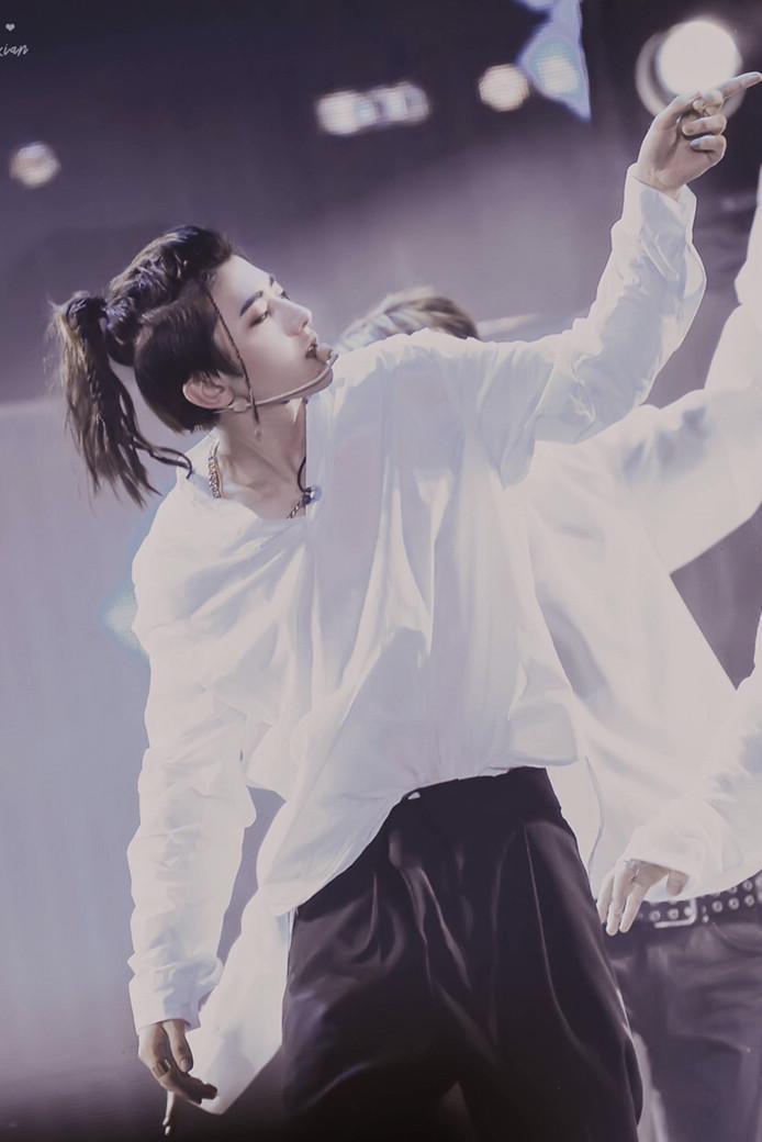 大麦网公然女化蔡徐坤,粉丝炸了,被疯狂围攻要求道歉!