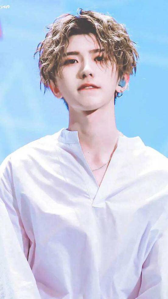 大麦网公然女化蔡徐坤,粉丝炸了,被疯狂围攻要求道歉!