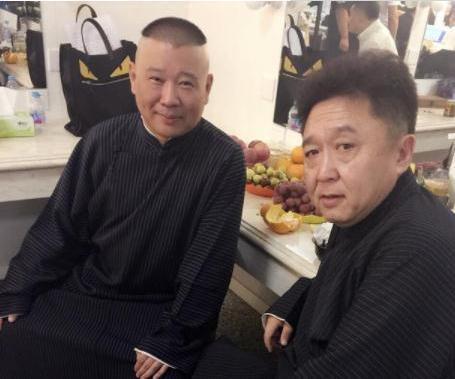 爱抽烟喝酒烫头的于谦老师，年轻时候在《小龙人》里，居然这么帅