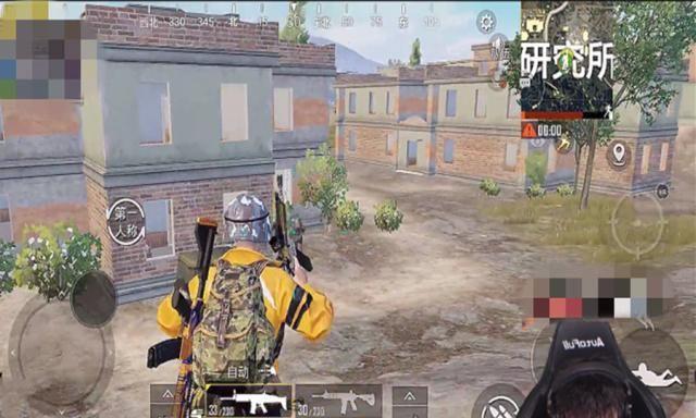 和平精英：虎牙主播骚皮皮在线秀枪击，妹子直呼他SKS也太准了！