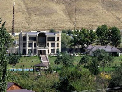 ​吉尔吉斯斯坦两位前总统的官邸如何处置？