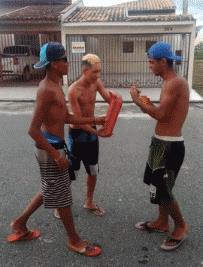 笑死人不偿命的gif动态图片精彩搞笑动图