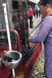 笑死人不偿命的gif动态图片精彩搞笑动图