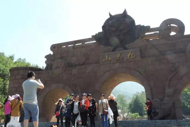 江苏一女子自称孙悟空后人，有祖传灵石和救命猴毛为证