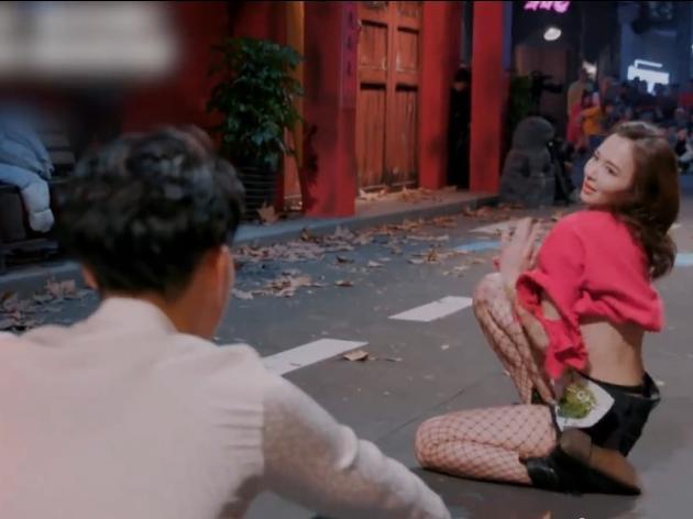 能让黄子韬害羞脸红捂脸送毛巾的混血美女来头真不小！