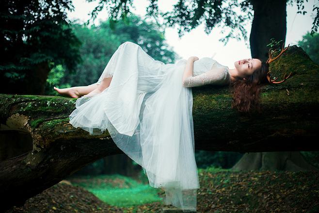 这个女神是老子的母亲，级别大概和盘古相当