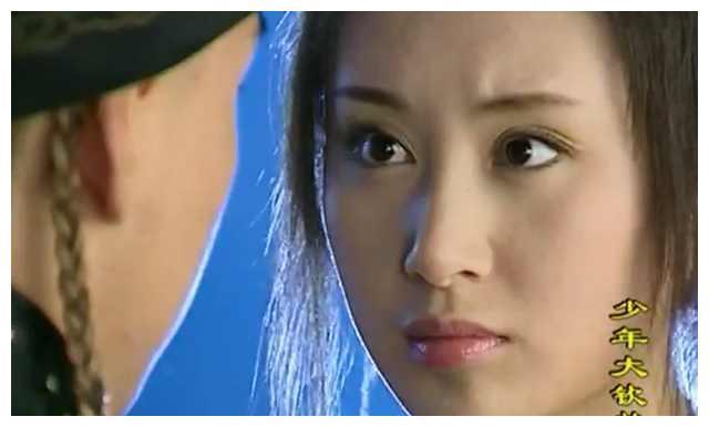 与王凯上热搜后，靳东的回应人设崩塌，网友：忘了你也演过太监？