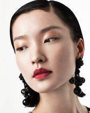 杜鹃疑似恋情曝光，网友：年龄这么大，确定不是她爸爸？