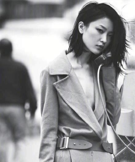 杜鹃疑似恋情曝光，网友：年龄这么大，确定不是她爸爸？