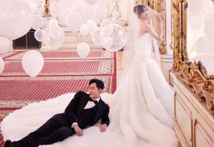 继赵丽颖冯绍峰之后，唐嫣罗晋微博宣布结为夫妻，有情人终成眷属