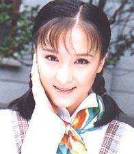 乐珈彤一家近照，大8岁老公是香港富豪，41岁依旧貌美如花