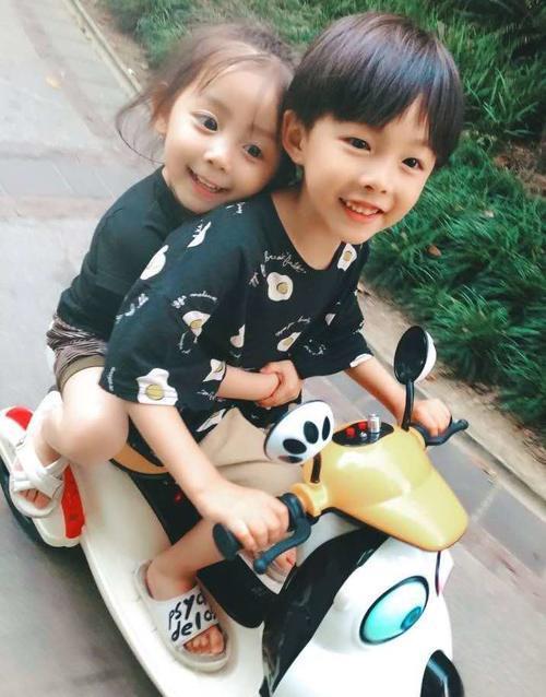 牵动众多叔叔饭的网红小萝莉，曝光近照，长开后的她美翻了