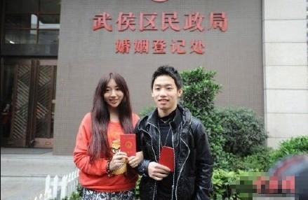 邹凯当爸晒妻子B超照，邹凯妻子周捷背景资料