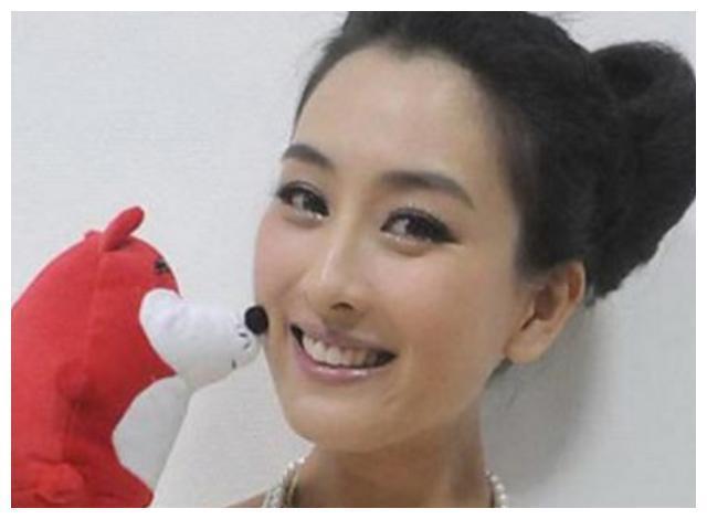 她曾是孔令辉女友，与其交往同居11年却不曾娶她，今39岁依旧单身