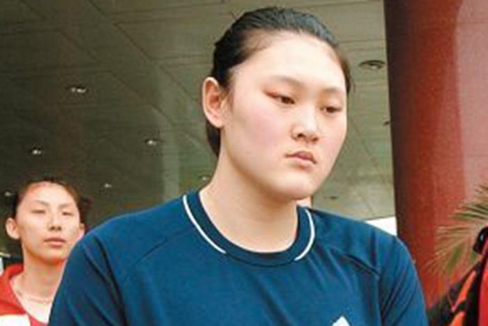 曾是女排重炮手，却因一点遭郎平弃用，如今已濒临退役！