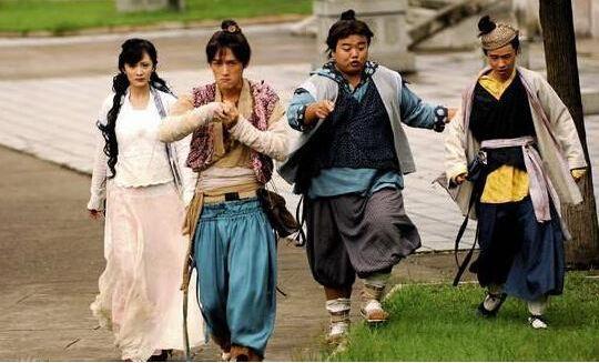 林子聪240斤减肥成功，晒一家三口全家福，评论亮了全是胡歌！