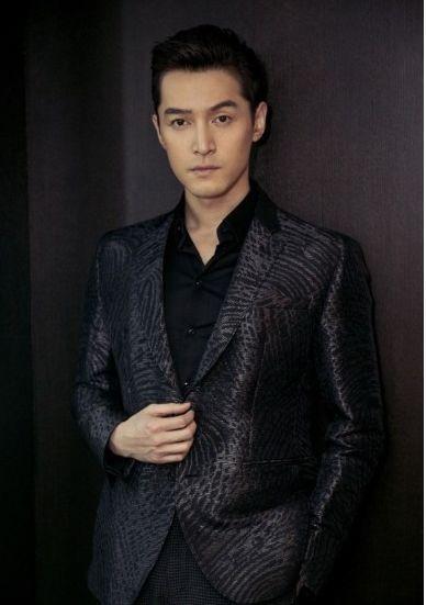 林子聪240斤减肥成功，晒一家三口全家福，评论亮了全是胡歌！