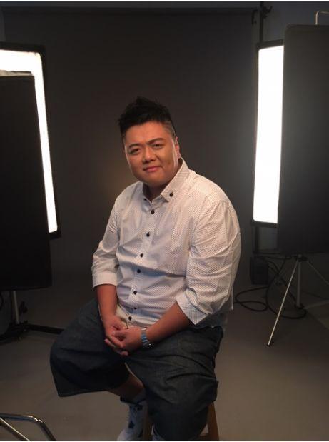 林子聪240斤减肥成功，晒一家三口全家福，评论亮了全是胡歌！