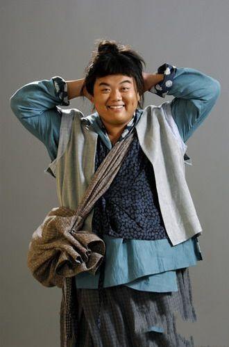 林子聪240斤减肥成功，晒一家三口全家福，评论亮了全是胡歌！