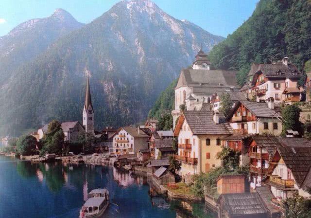 奥地利古老小镇，阿尔卑斯山脉间的一片净土