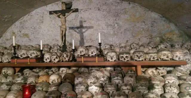 奥地利古老小镇，阿尔卑斯山脉间的一片净土