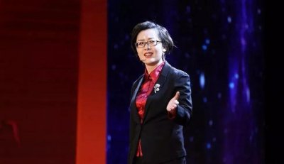 ​这个语文老师不得了：讲的内容这样受追捧！送视频