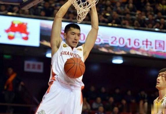 陶翰林女友现身，两人超市购物被拍，仔细看原来还是个奥运冠军