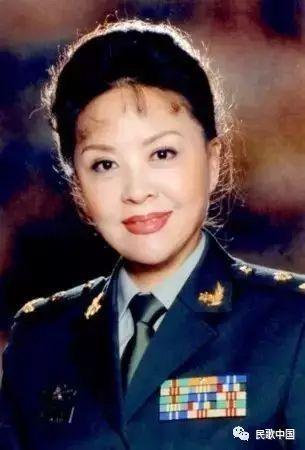 神马？！《草原夜色美》的首唱不是德德玛，而是她……