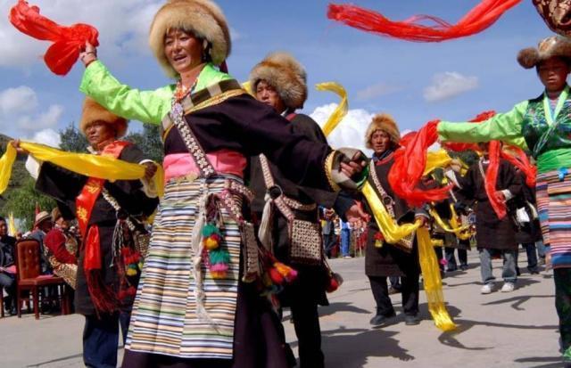 西藏除了有名的青藏铁路，还有哪些的铁路？长见识了！