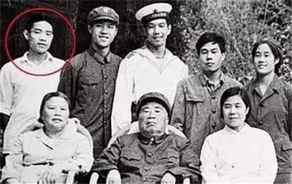 元帅的亲孙子,25岁被判处死刑,其奶奶的一句话令全国上下敬仰