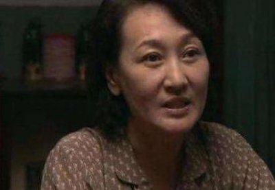 ​称为小斯琴高娃，嫁给腾格尔息影7年后离婚，如今57岁仍单身