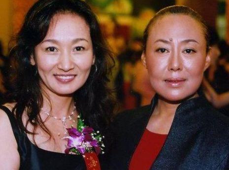 称为小斯琴高娃，嫁给腾格尔息影7年后离婚，如今57岁仍单身