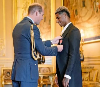 ​大英好青年！威廉王子正式为拉什福德颁发勋章