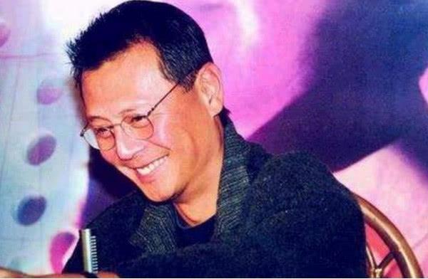 娶妻只为绿卡，骗刘雪华3千万致她终身不育，63岁还随地大小便