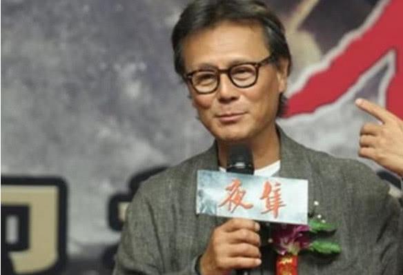 娶妻只为绿卡，骗刘雪华3千万致她终身不育，63岁还随地大小便