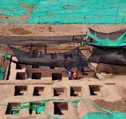 清华大学挖到古墓，已发掘完成16座，初步判断为明清时期平民墓葬