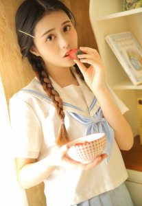 ​清纯学生妹性感白丝水手制服居家性感写真集