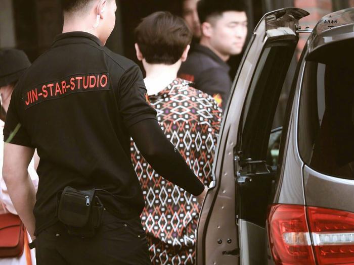 NPC成员蔡徐坤、陈立农、范丞丞、Justin黄明昊、林彦俊、朱正廷、王