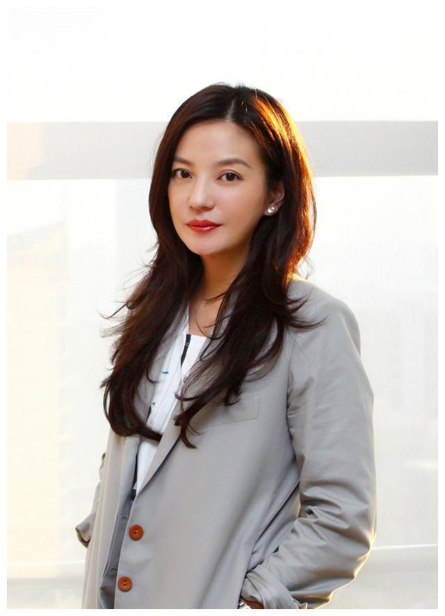 黄有龙:薇,又一次让你站在风口浪尖,特心疼,很多事情你不知情