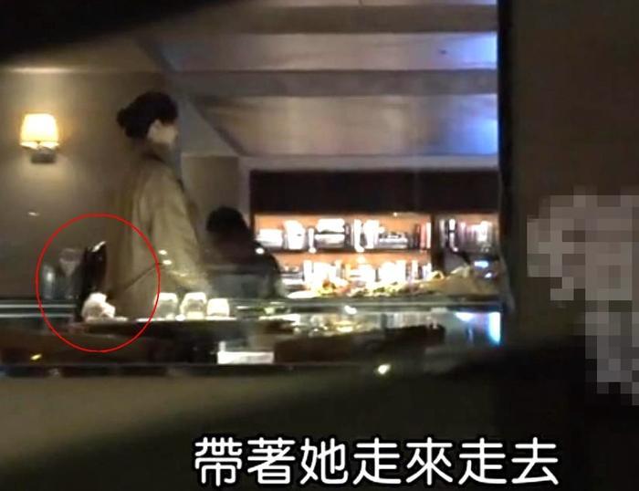 大S一家三口巡视自家酒店