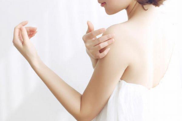 身体磨砂膏可以用在脸上吗 脸部磨砂膏可以用在身体上吗 身体磨砂膏可以用在脸上吗 脸部磨砂膏可以用在身体上吗