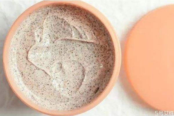 身体磨砂膏可以用在脸上吗 脸部磨砂膏可以用在身体上吗 身体磨砂膏可以用在脸上吗 脸部磨砂膏可以用在身体上吗