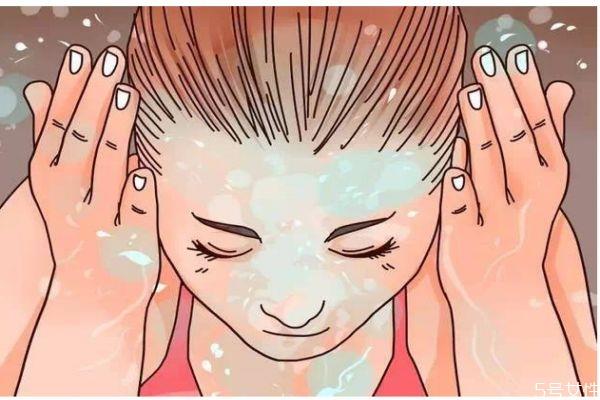 早上应不应该用洗面奶洗脸呢 早上洗脸要注意什么呢 早上应不应该用洗面奶洗脸呢 早上洗脸要注意什么呢