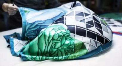 dior迪奥丝巾正品价格 一条丝巾也是你买不起的价格 dior迪奥丝巾正品价格 一条丝巾也是你买不起的价格