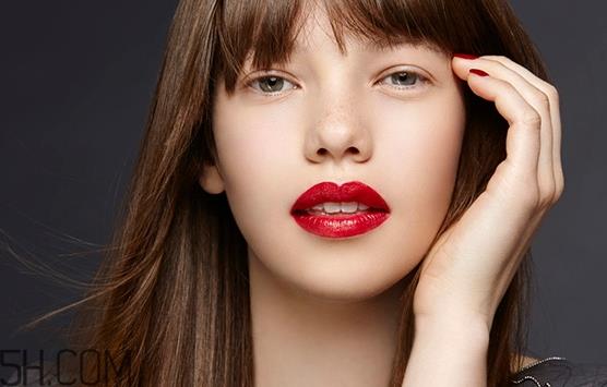 腮红刷怎么用?腮红刷使用步骤 腮红刷怎么用?腮红刷使用步骤