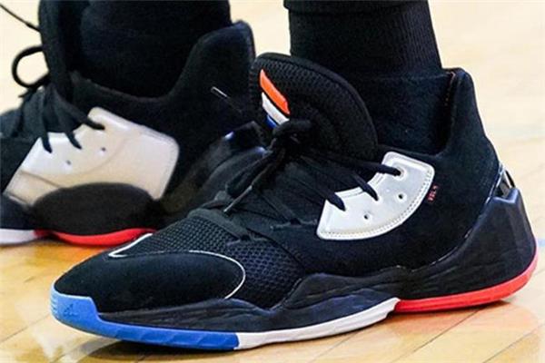 阿迪达斯哈登4黑银开箱测评 哈登4和哈登2哪个舒服 阿迪达斯哈登4黑银开箱测评 哈登4和哈登2哪个舒服