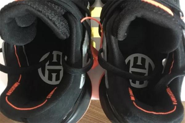 阿迪达斯哈登4黑银开箱测评 哈登4和哈登2哪个舒服 阿迪达斯哈登4黑银开箱测评 哈登4和哈登2哪个舒服