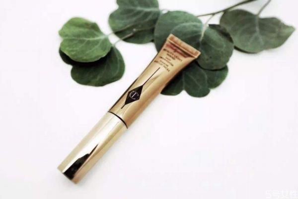 高光棒可以用来遮瑕吗 遮瑕笔和高光棒区别 高光棒可以用来遮瑕吗 遮瑕笔和高光棒区别