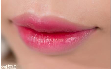 花瓣唇怎么画 花瓣唇画法